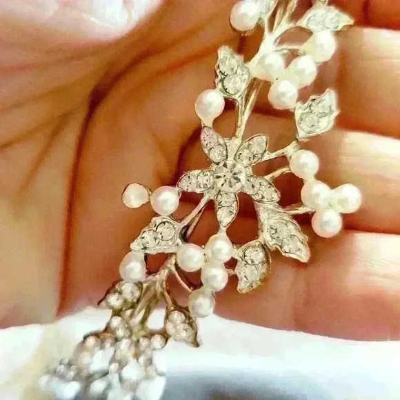 Tiara - Picture 3 of 6